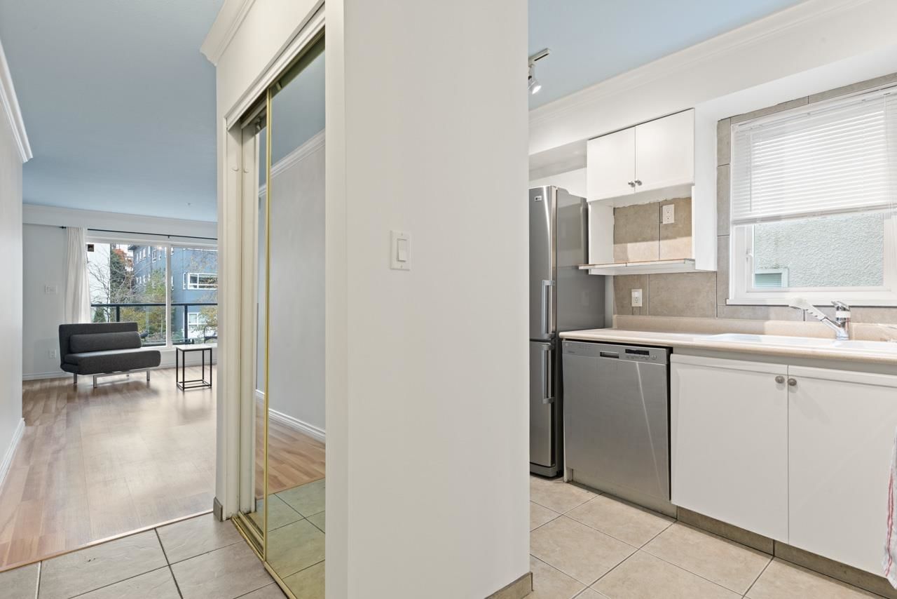 Listing Image 11