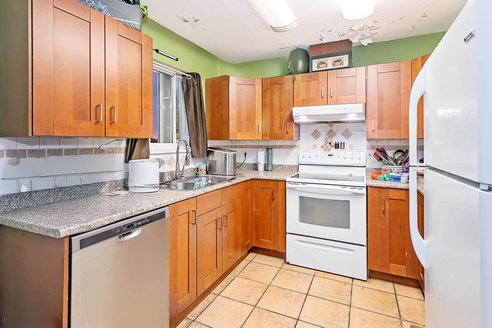 Listing Image 5