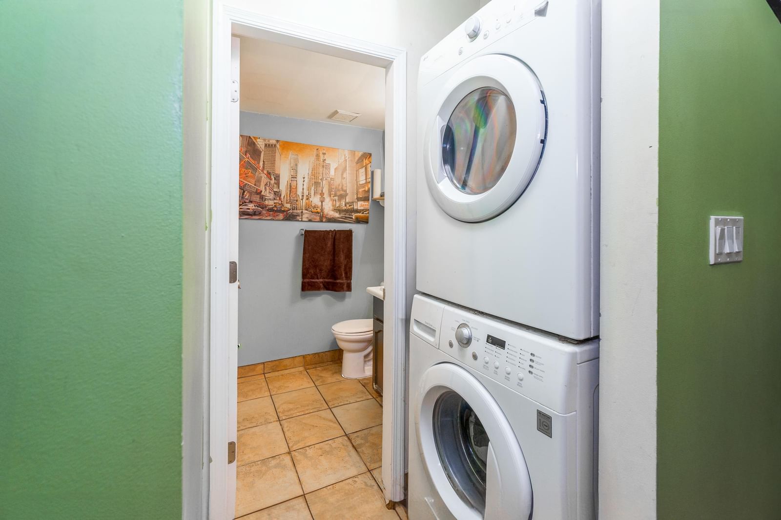 Listing Image 6