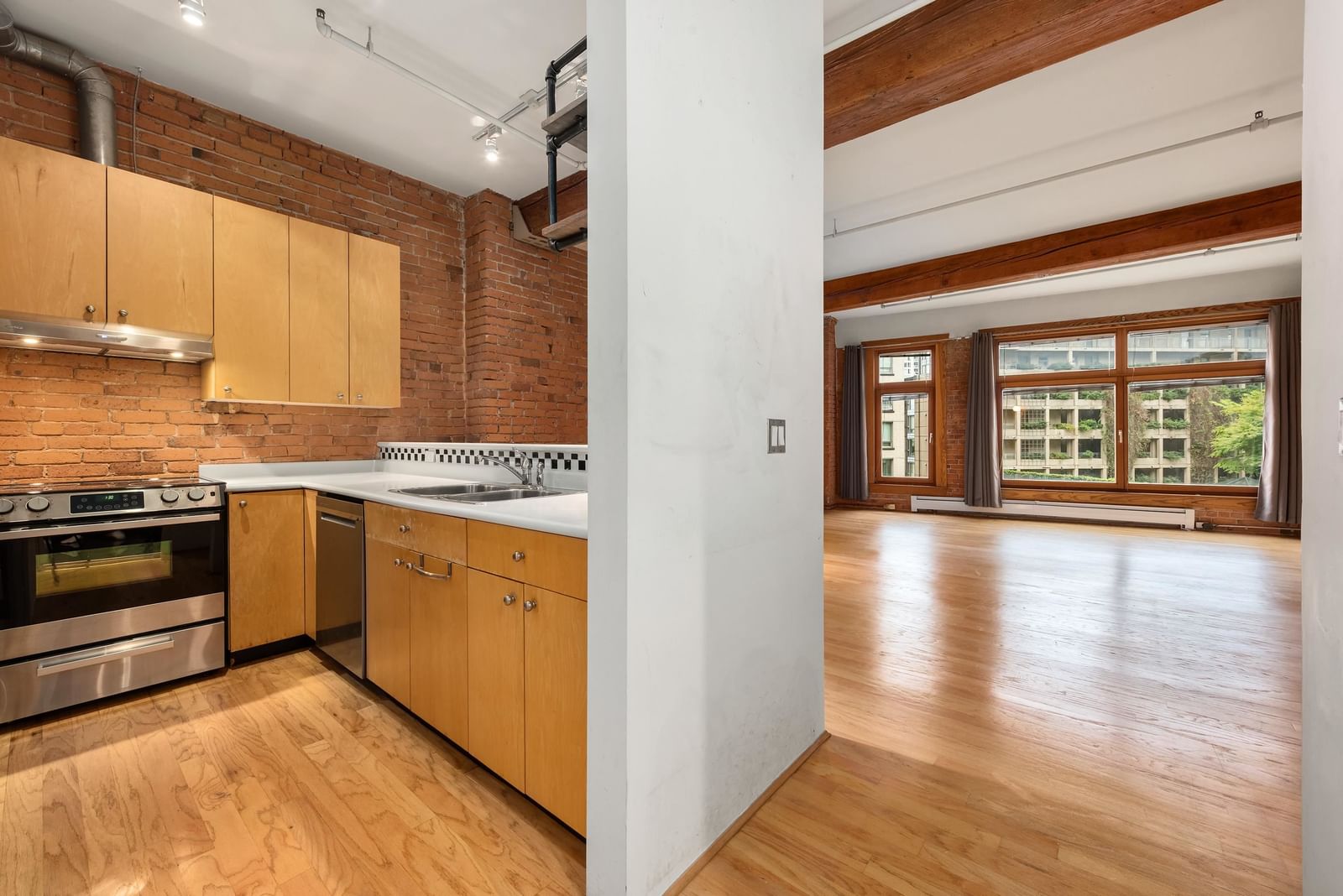 Listing Image 18