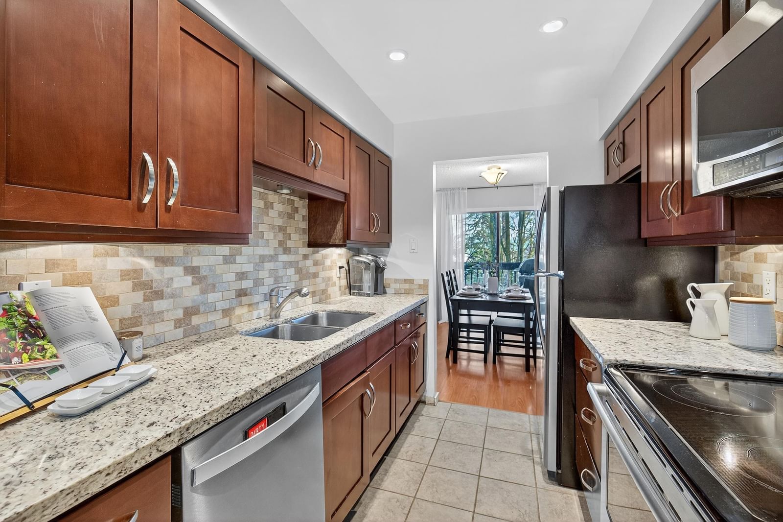 Listing Image 15