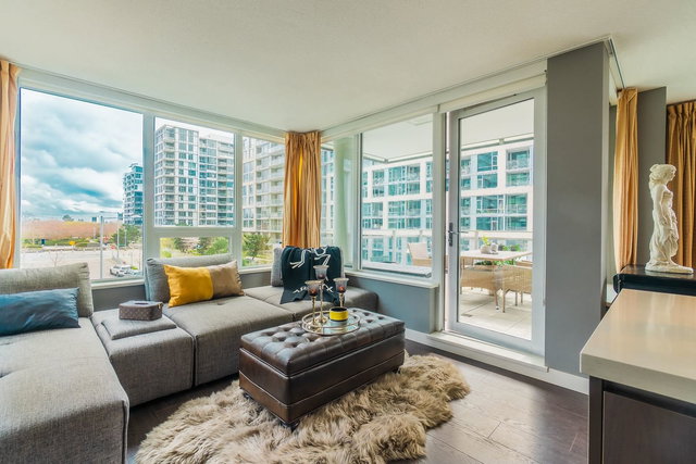 601 - 8833 Hazelbridge Way