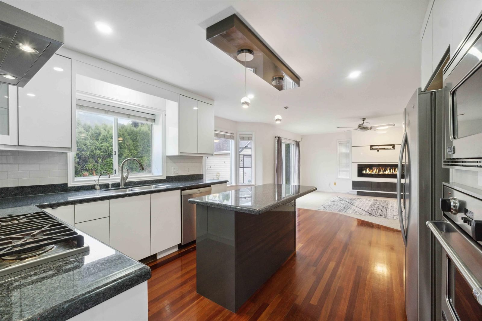 Listing Image 13