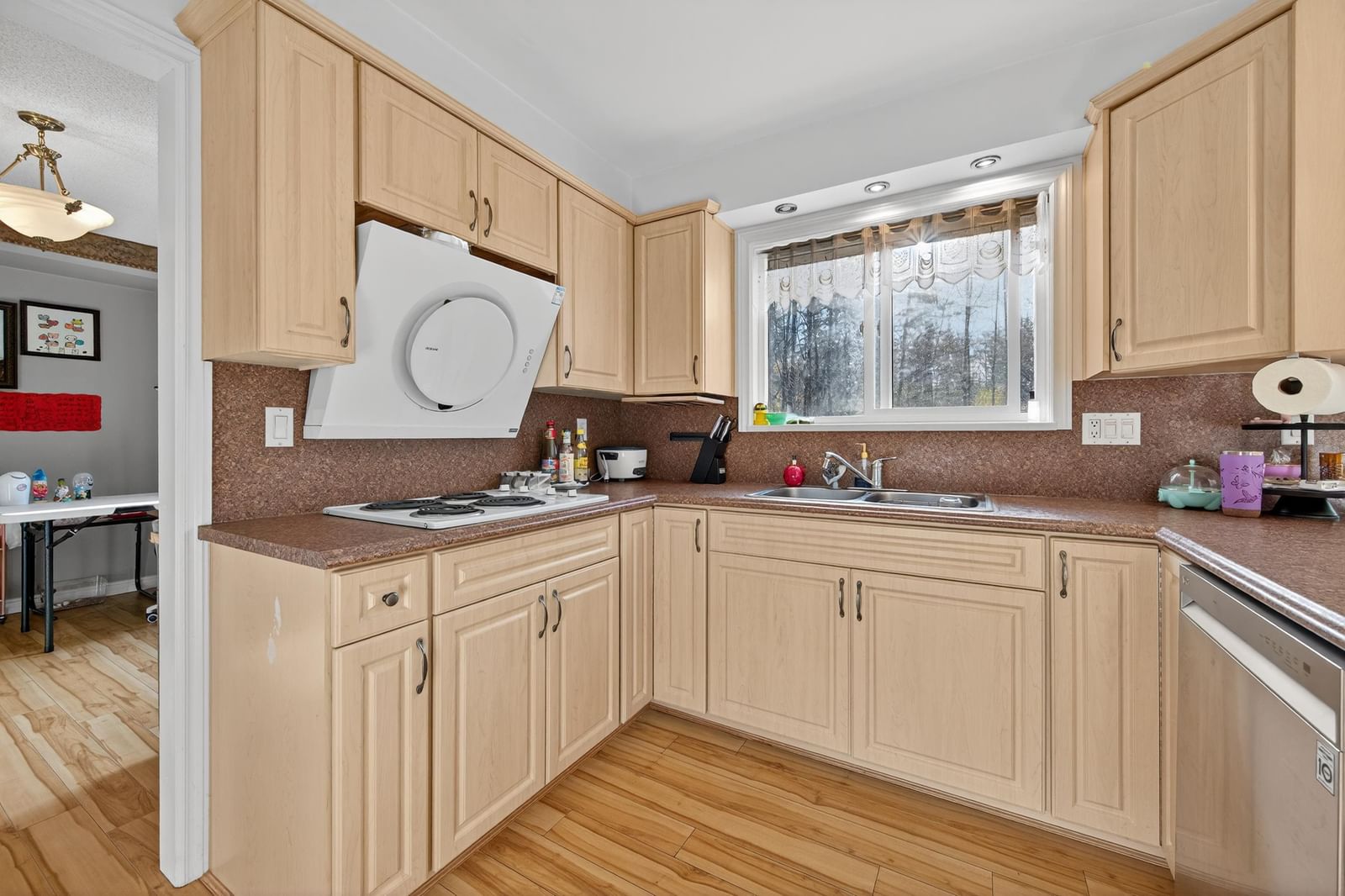 Listing Image 15