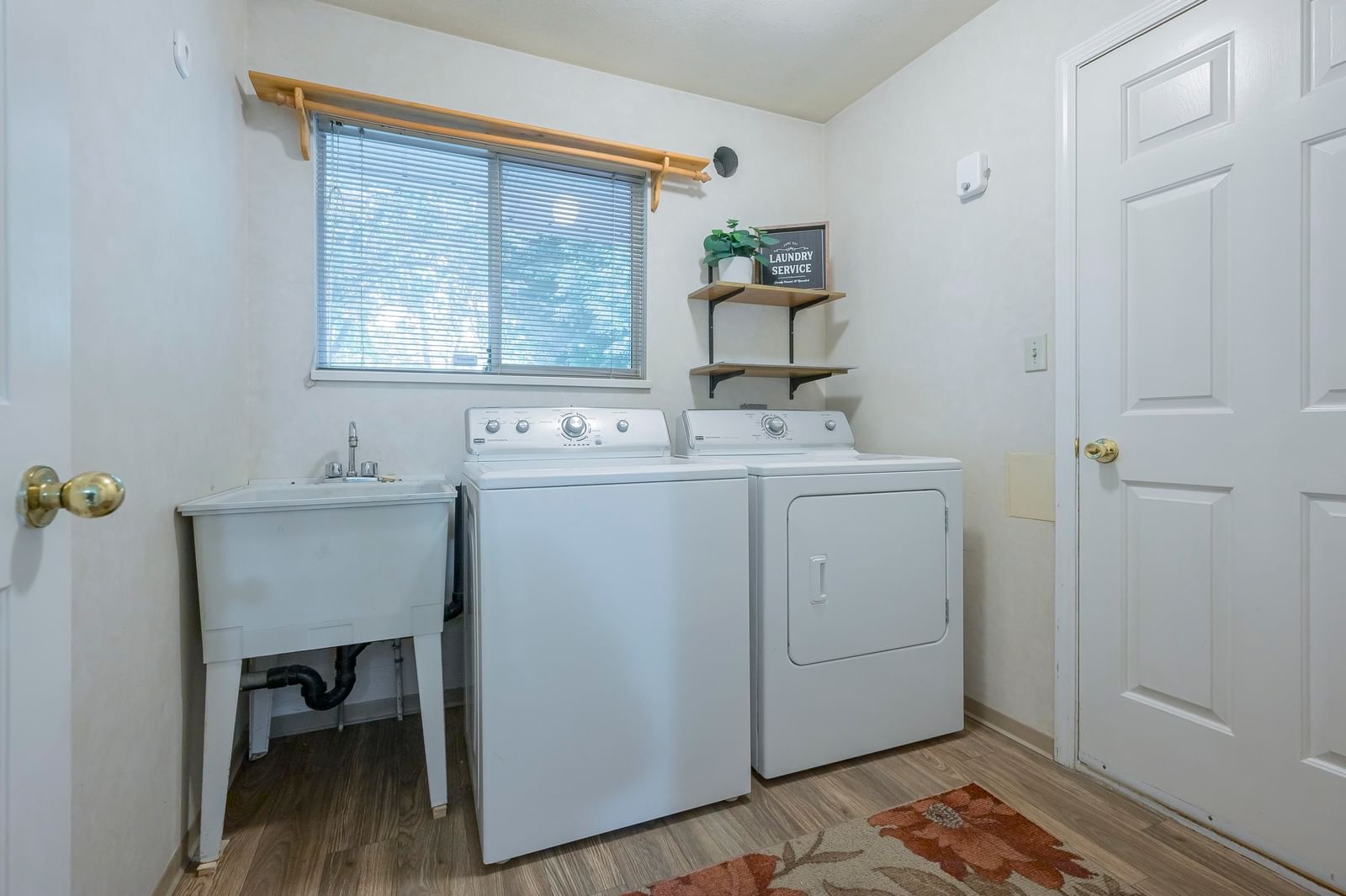 Listing Image 17