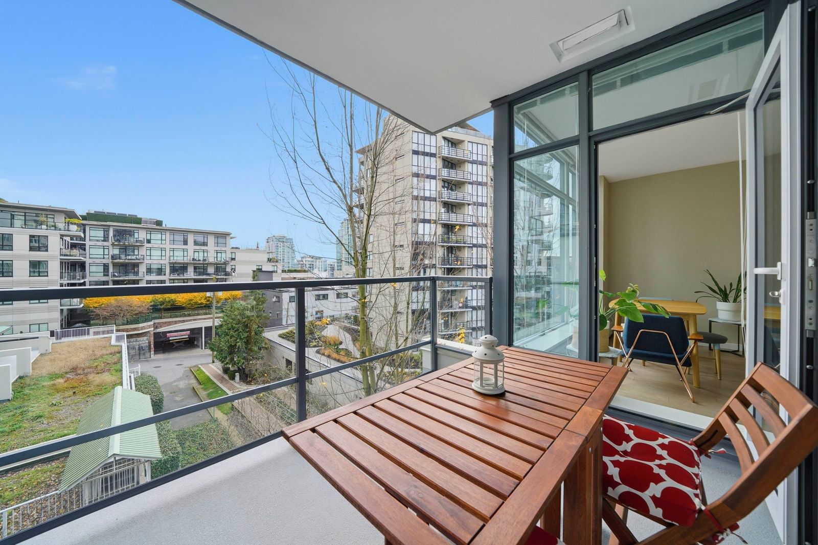 Listing Image 8