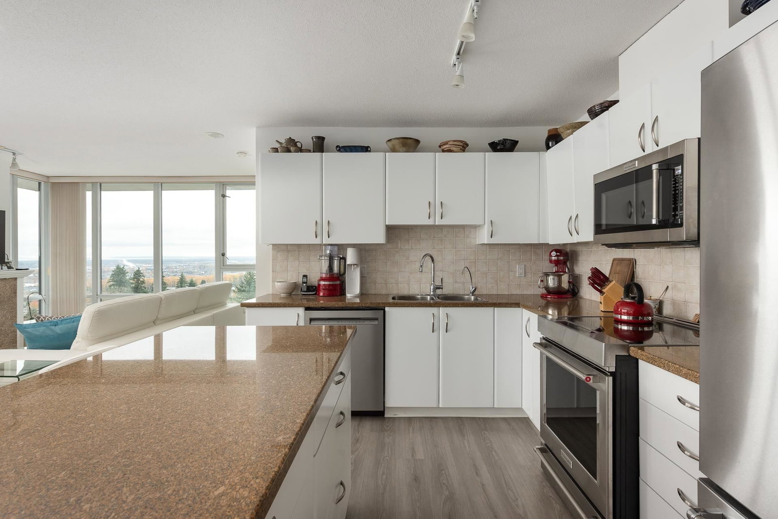 Listing Image 9