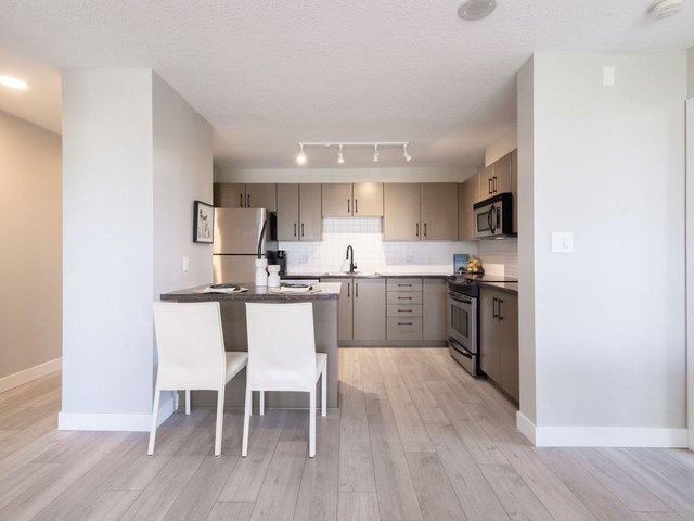 1005 - 2088 Madison Avenue