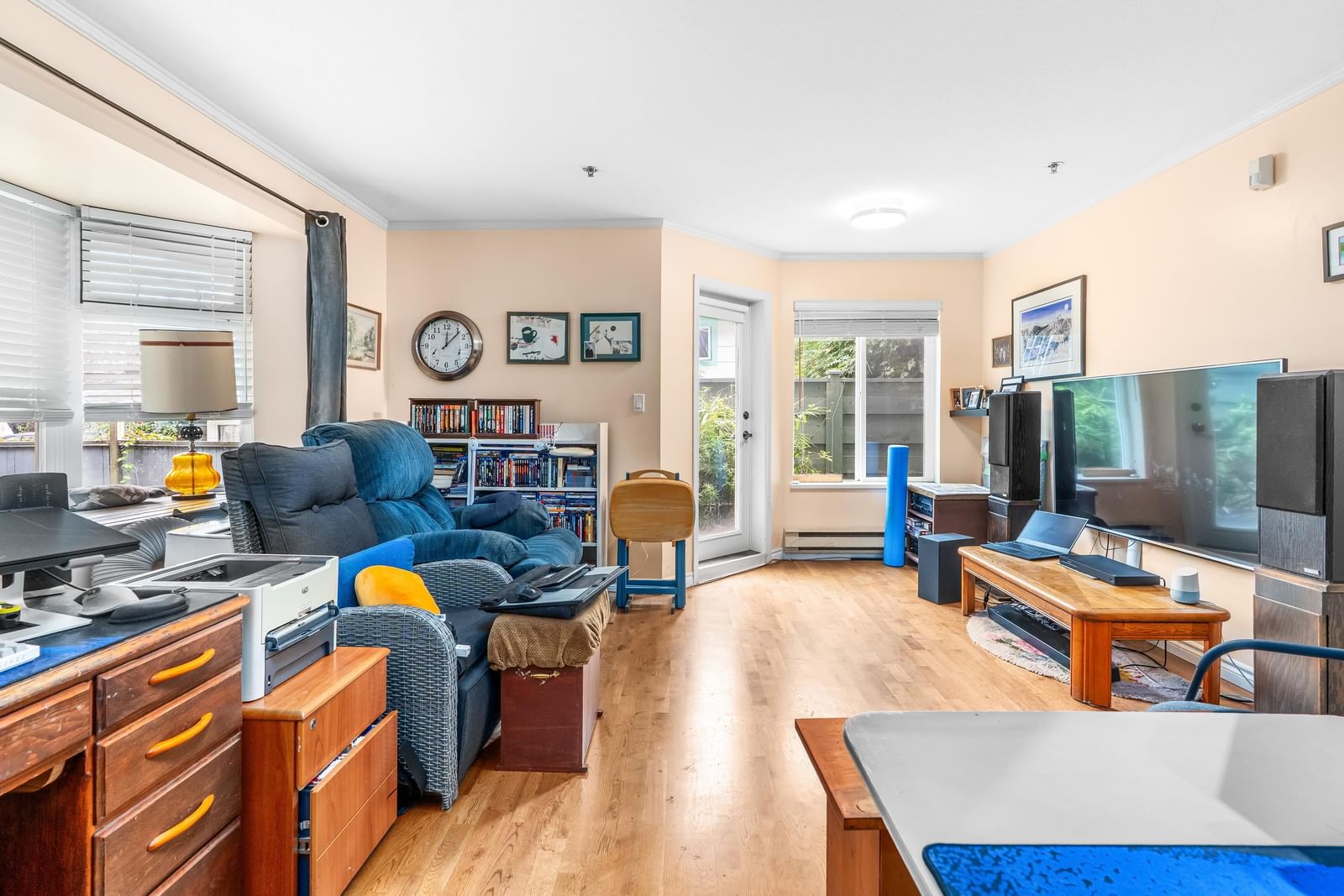 Listing Image 9