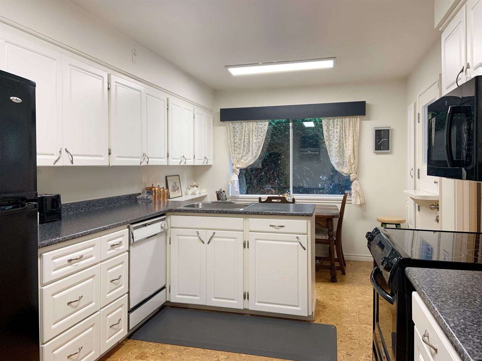 Listing Image 16