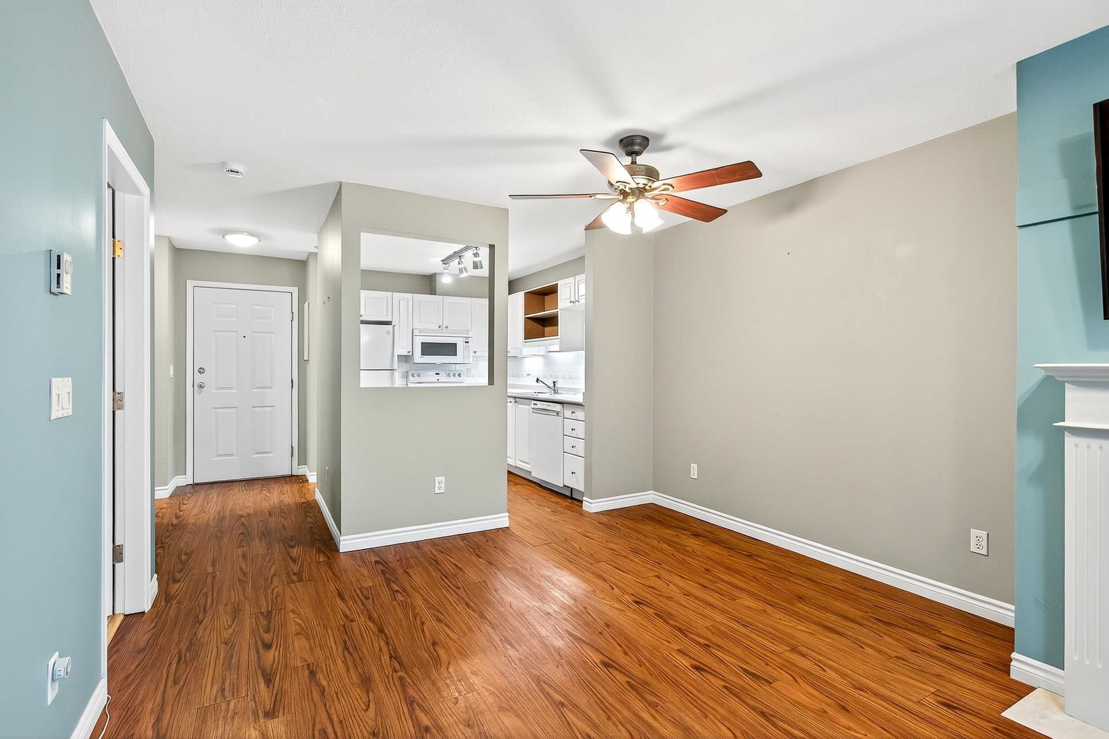 Listing Image 16