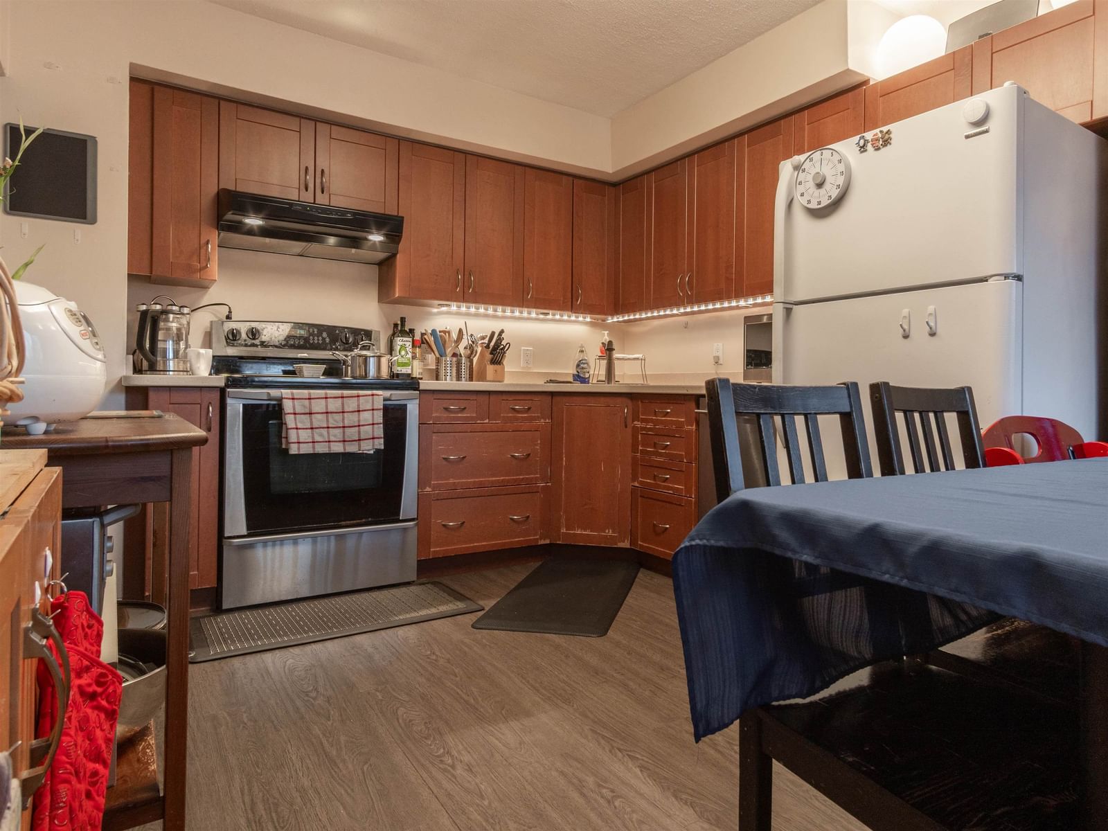 Listing Image 8