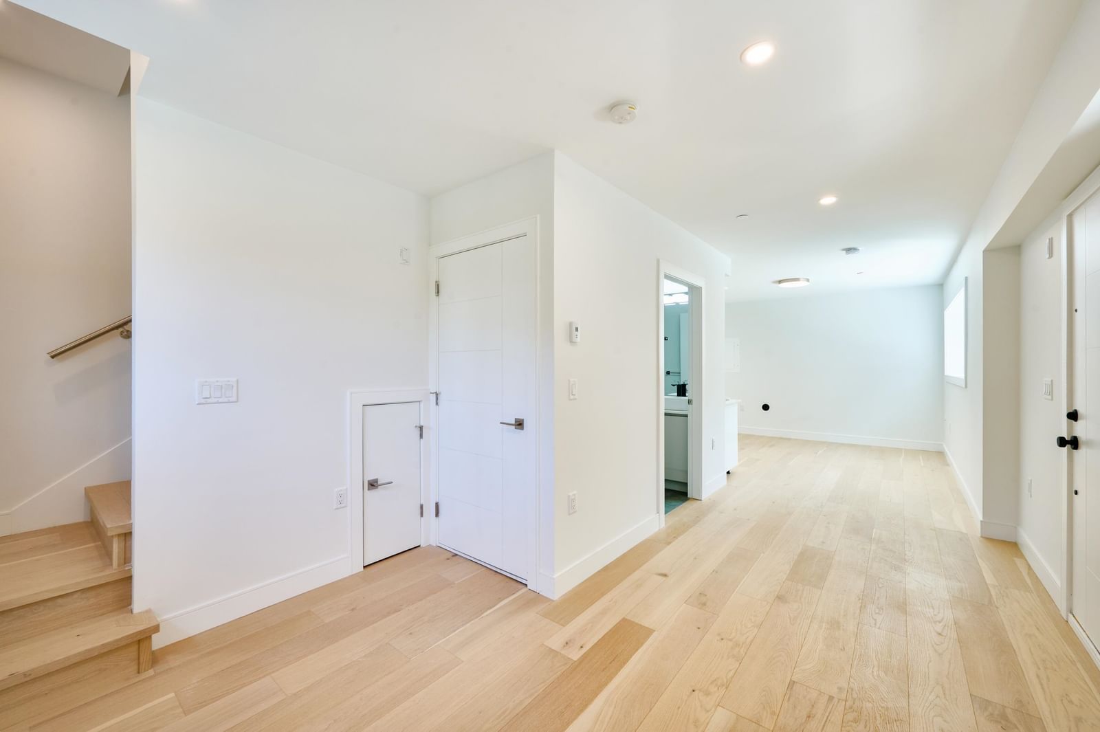 Listing Image 18