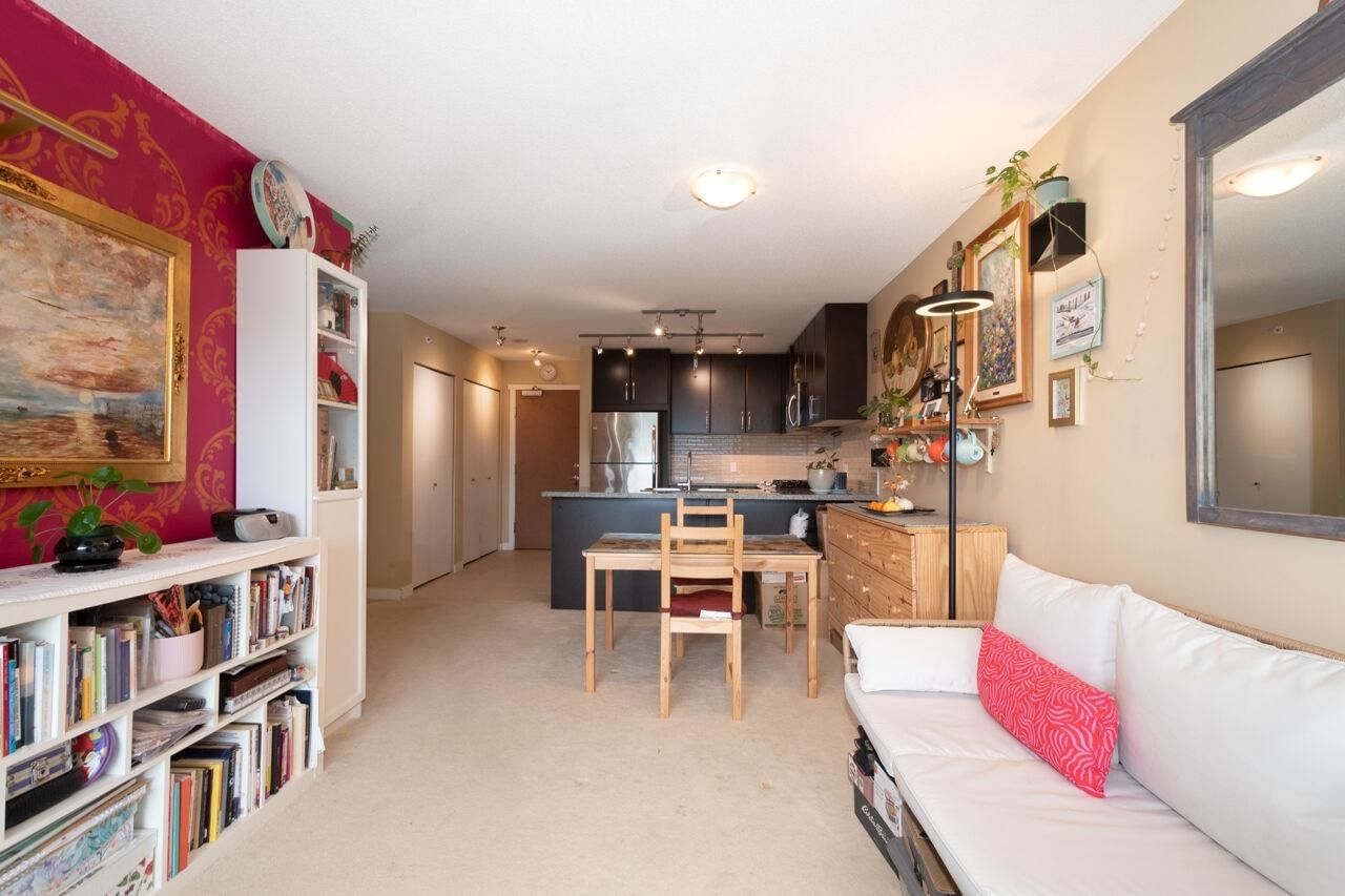 Listing Image 9