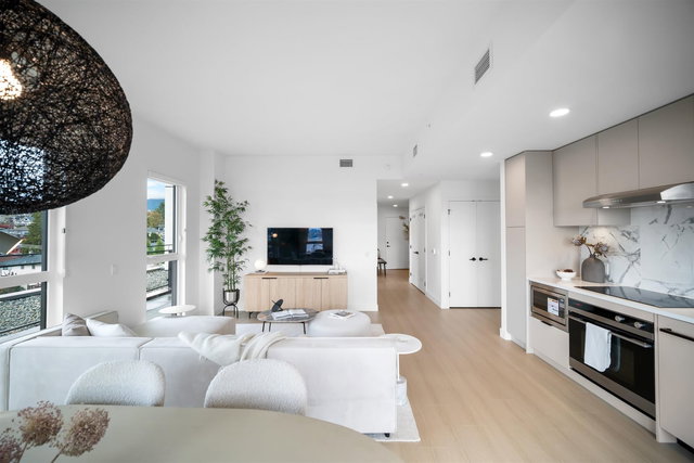 501 - 422 3rd Street E