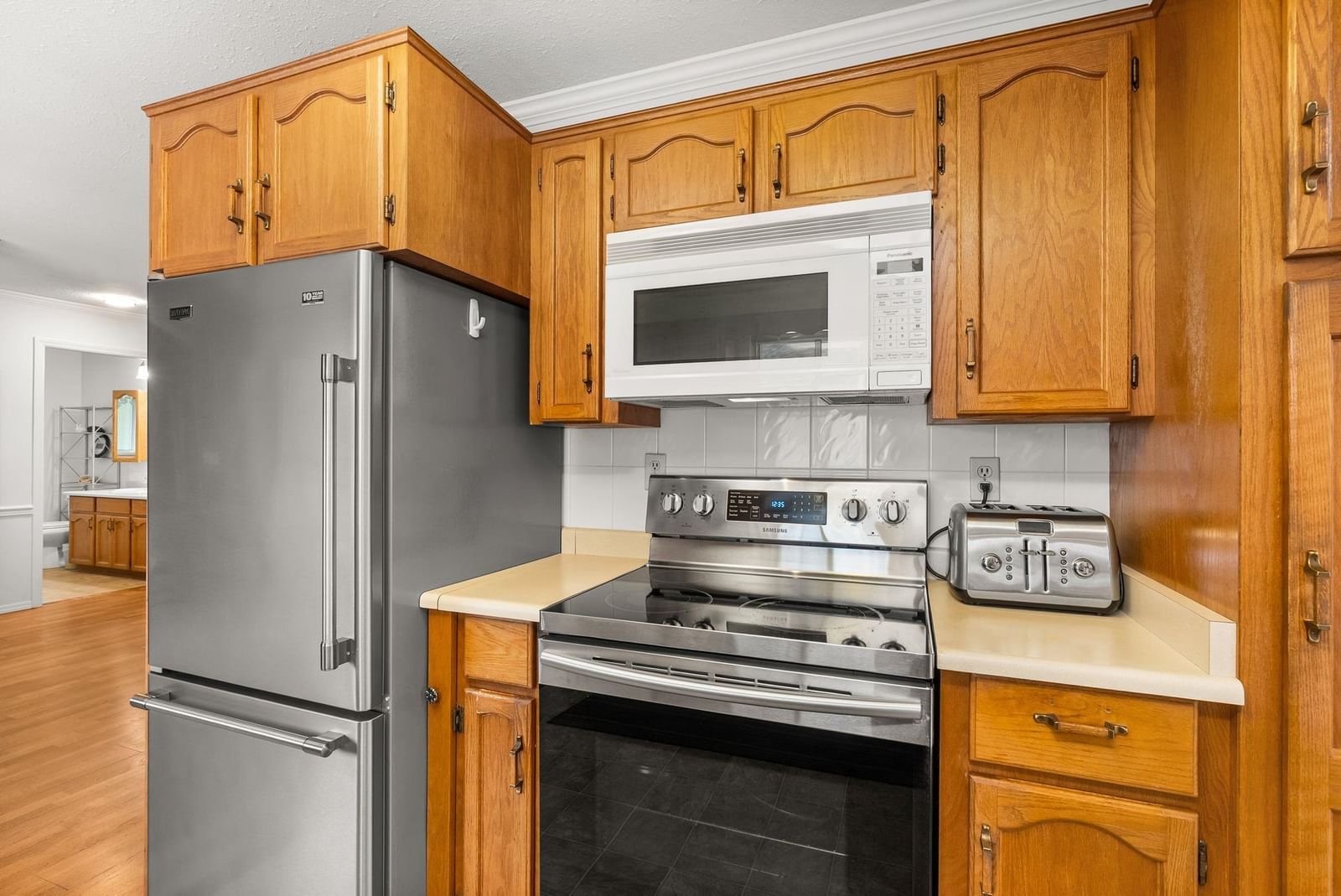 Listing Image 19