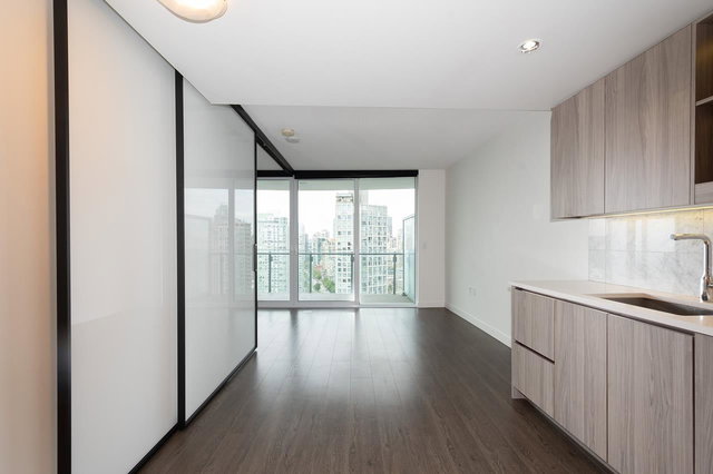 2403 - 89 Nelson Street