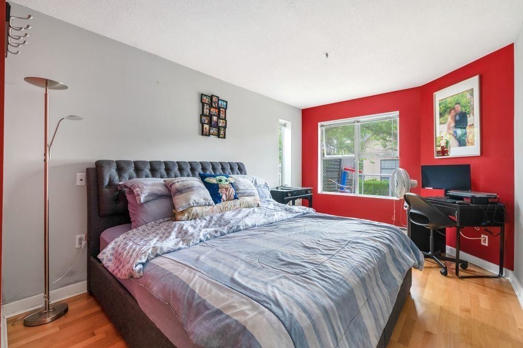 Listing Image 12