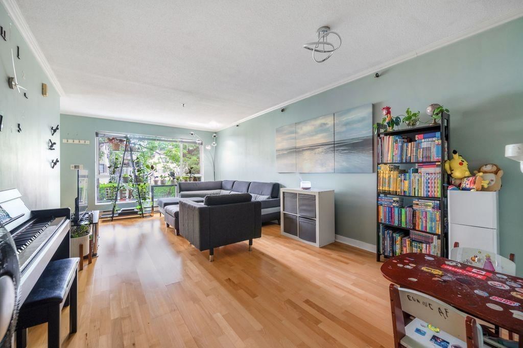 Listing Image 6