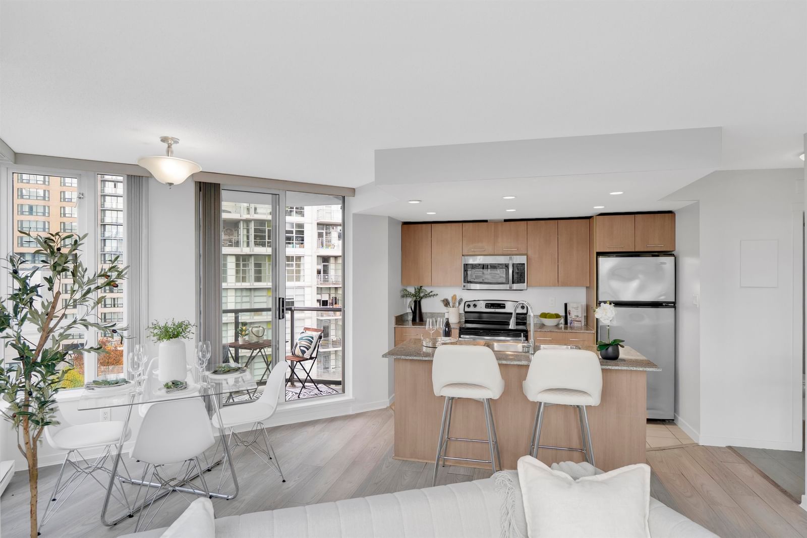 Listing Image 19