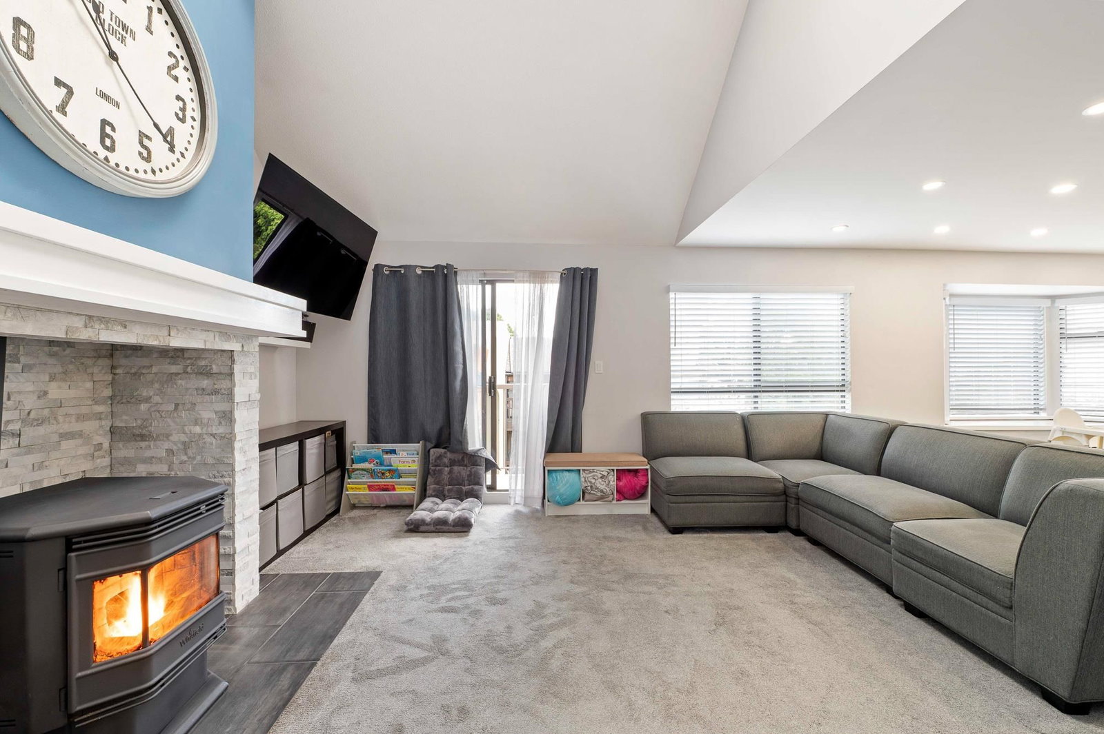 Listing Image 12