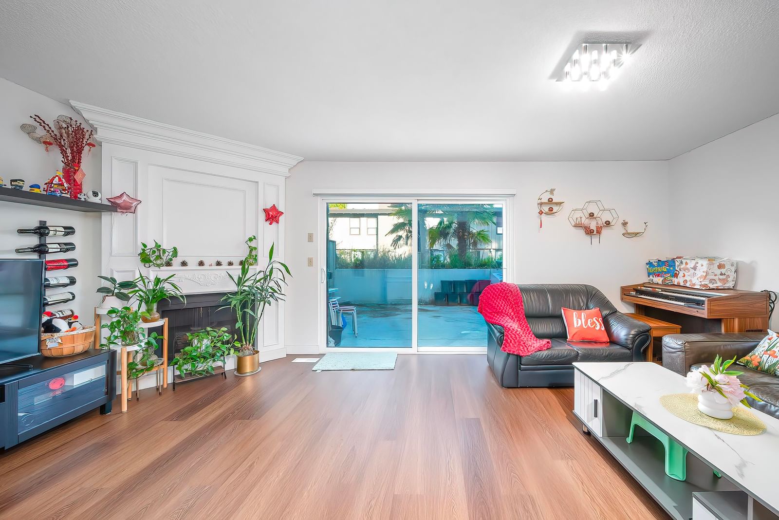 Listing Image 10