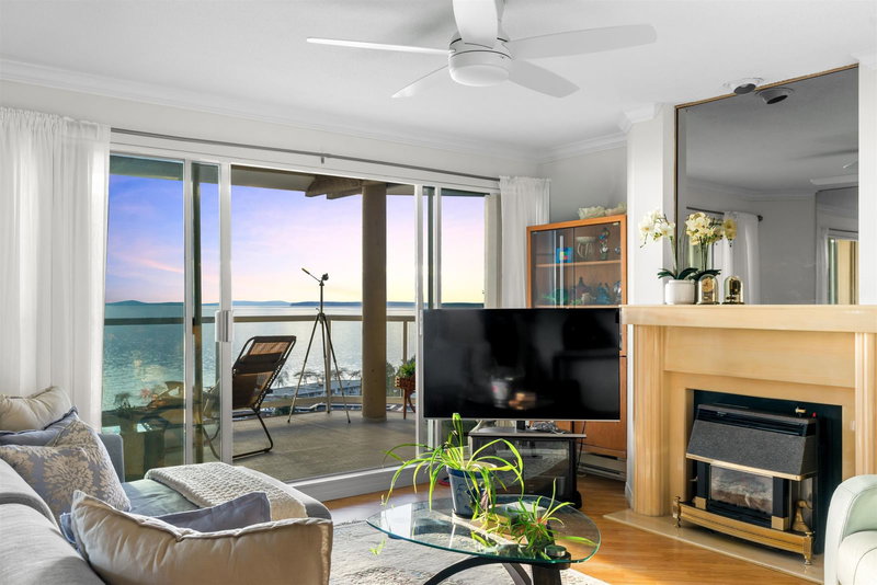 402 - 15025 Victoria Avenue, White Rock, V4B 1G2 | Image 3