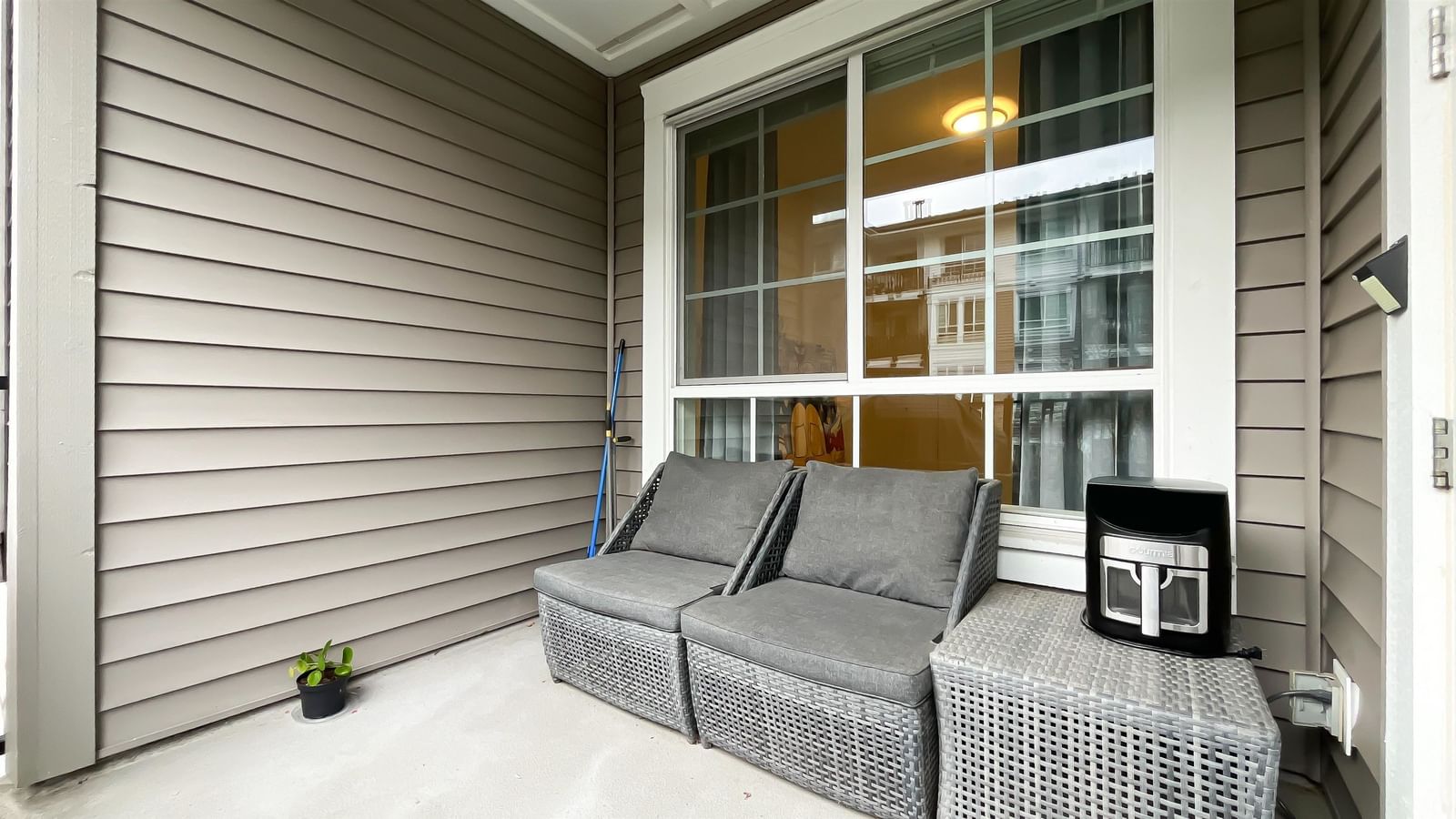 Listing Image 20