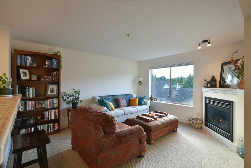 303 - 5711 Ebbtide Street, Sechelt, V7Z 0J5 | Image 2