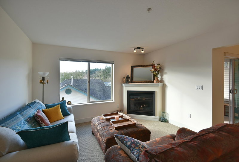 303 - 5711 Ebbtide Street, Sechelt, V7Z 0J5 | Image 3