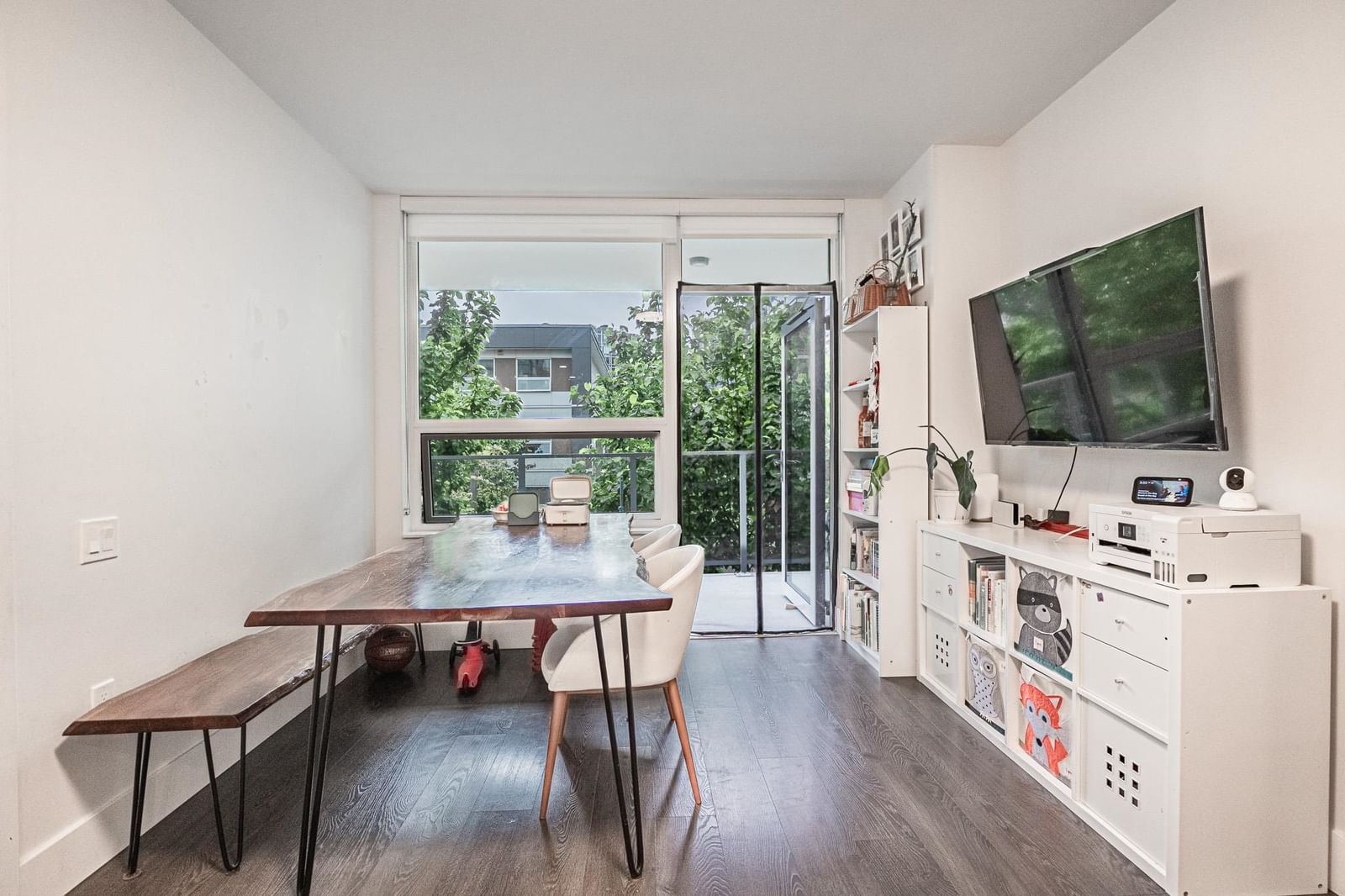 Listing Image 5