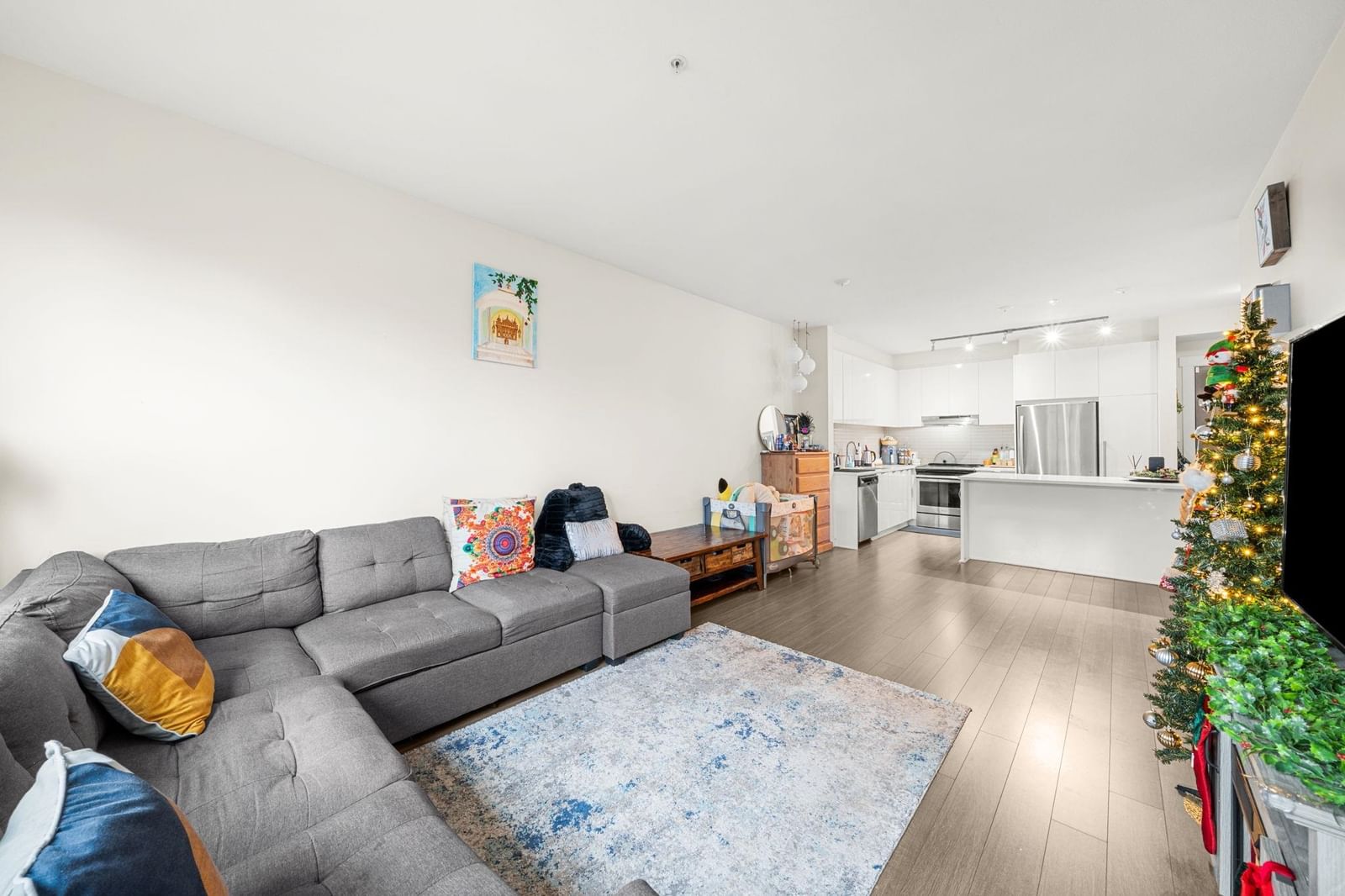 Listing Image 11