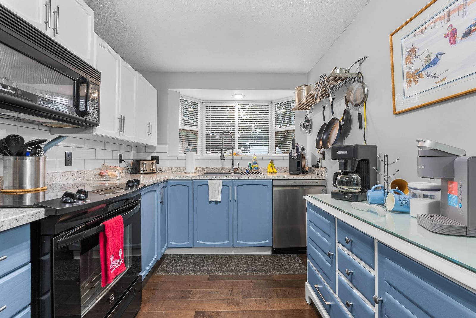 Listing Image 11