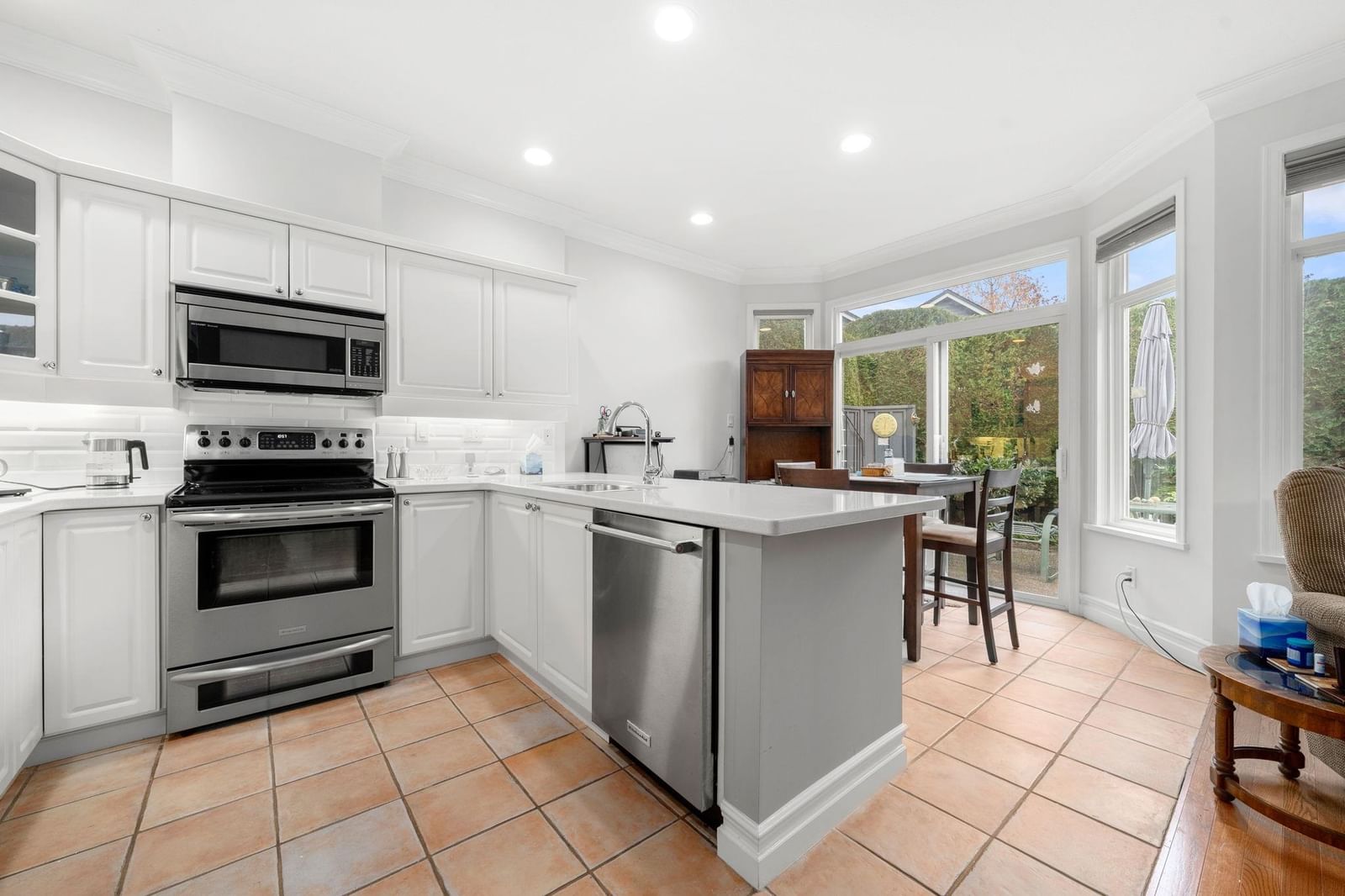 Listing Image 15