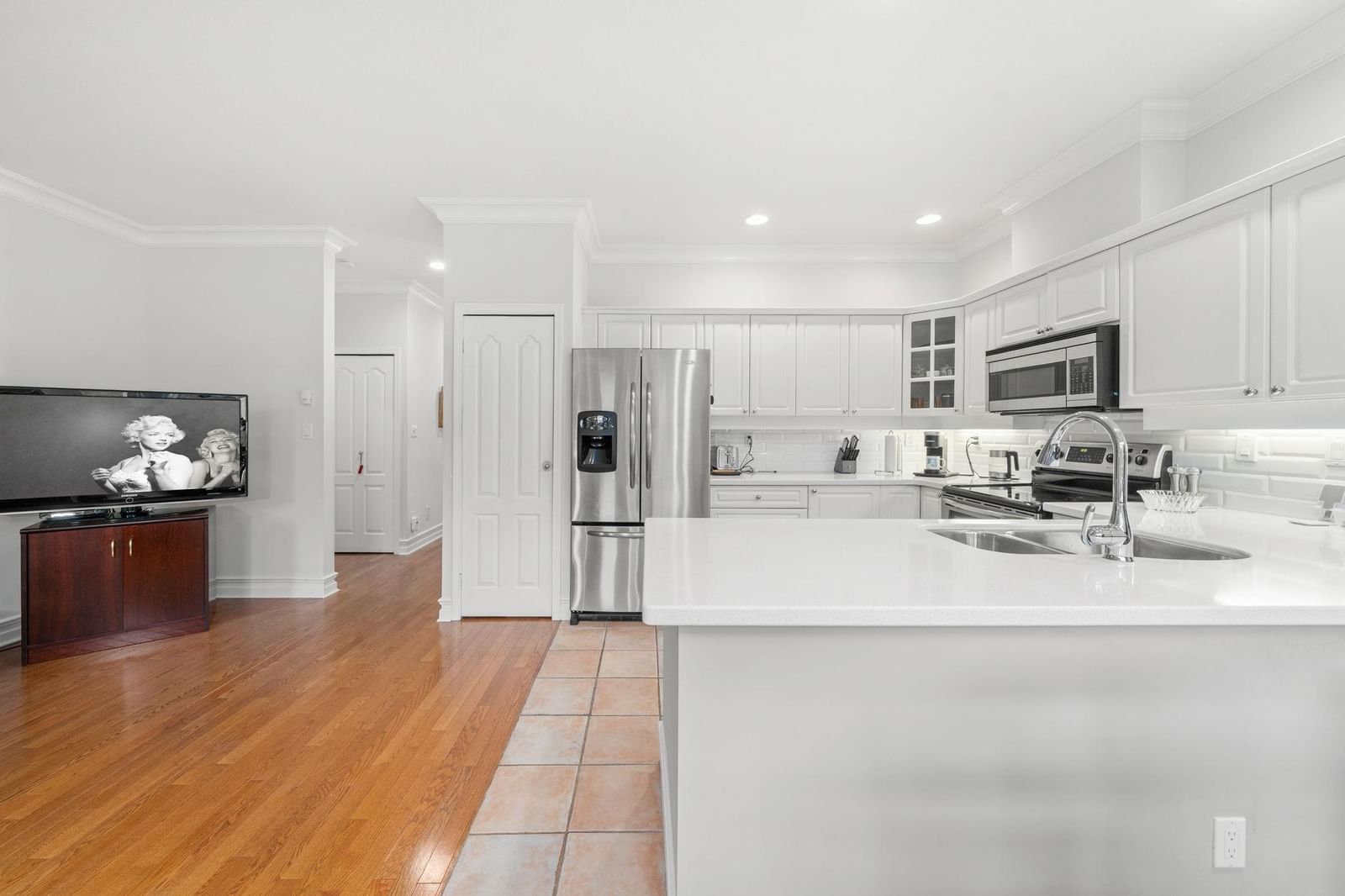 Listing Image 18
