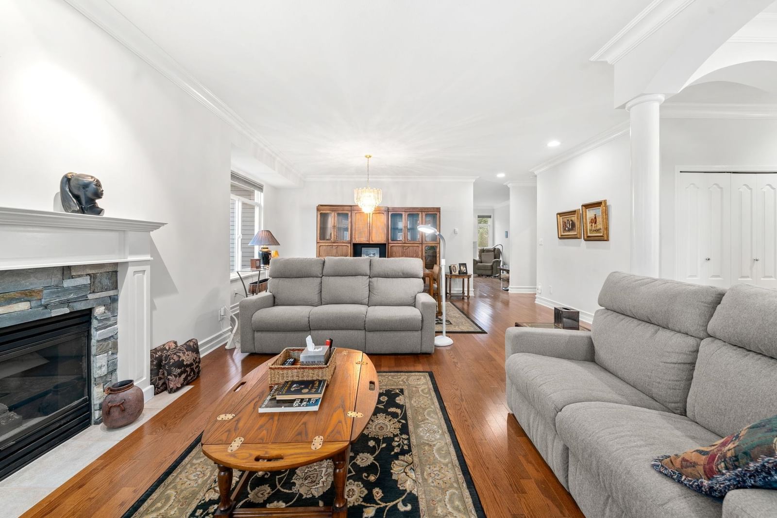 Listing Image 8