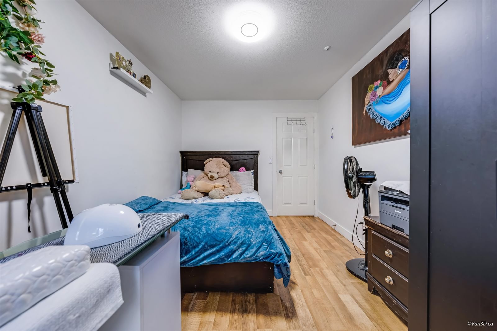 Listing Image 12