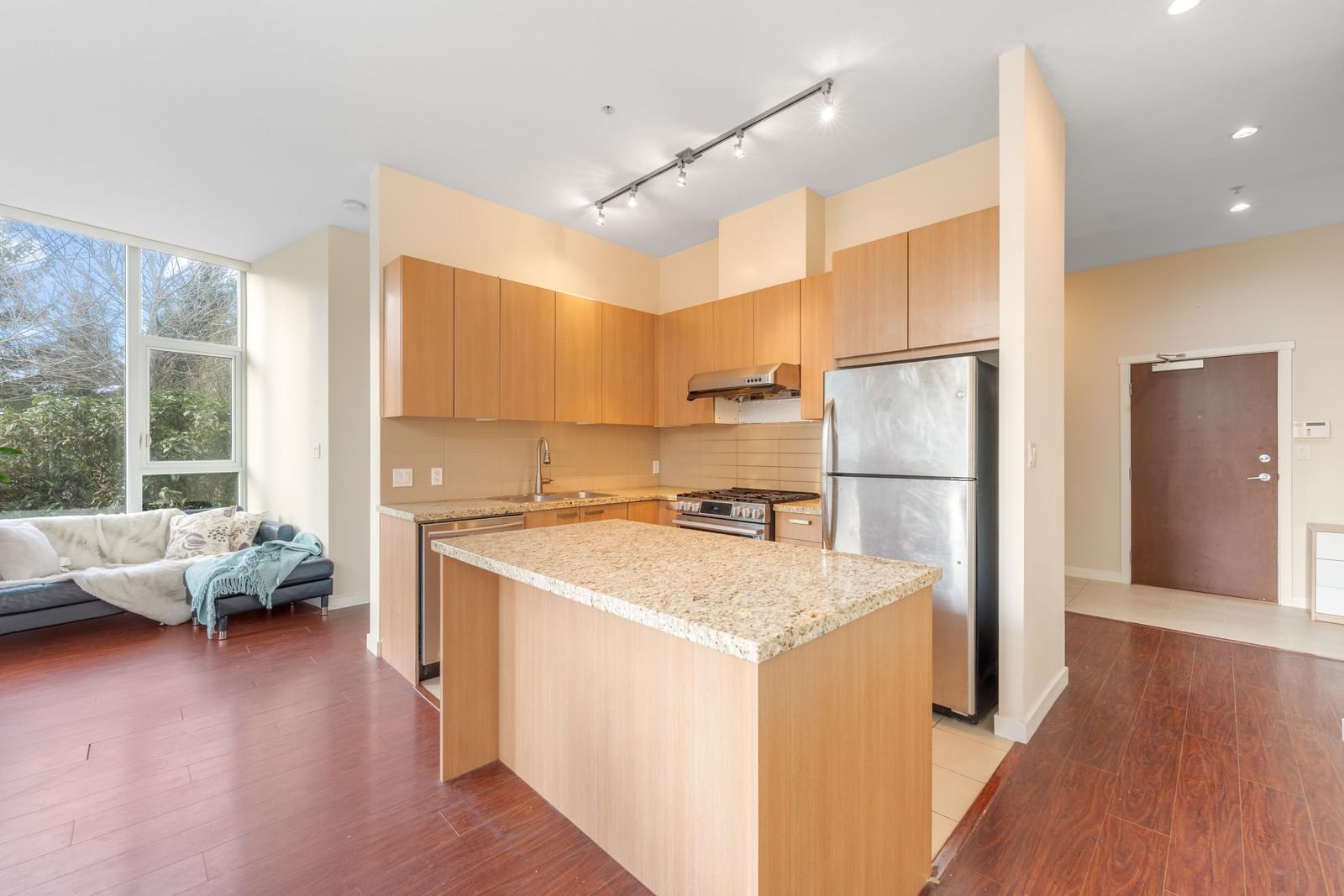 Listing Image 19