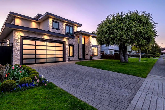 7860 Thormanby Crescent