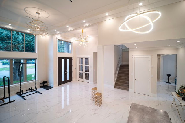 7860 Thormanby Crescent