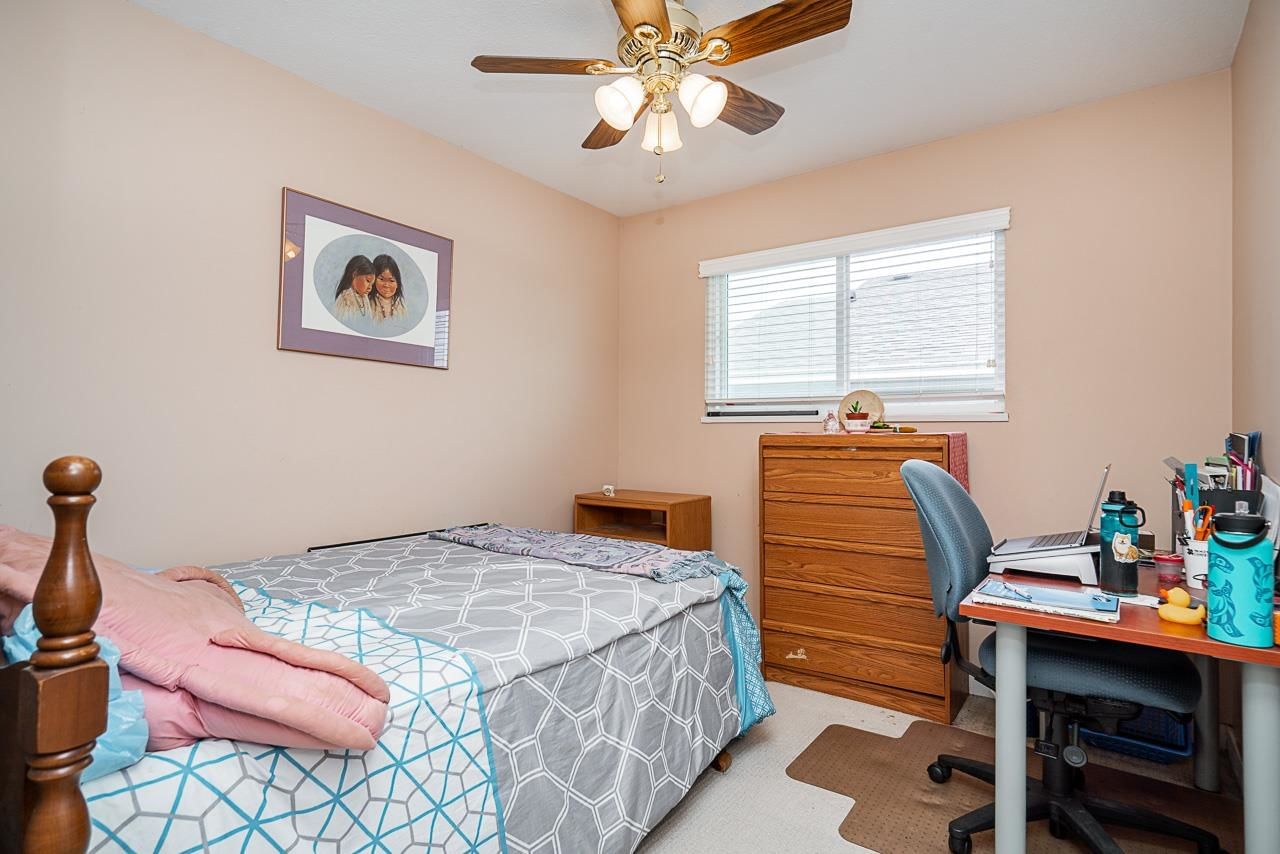 Listing Image 17