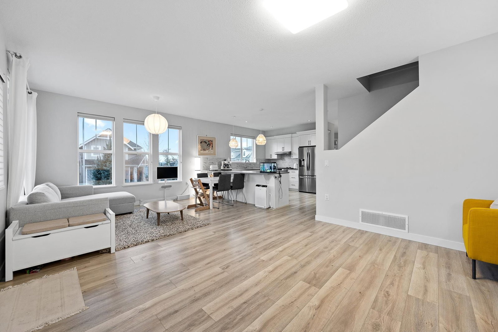 Listing Image 9
