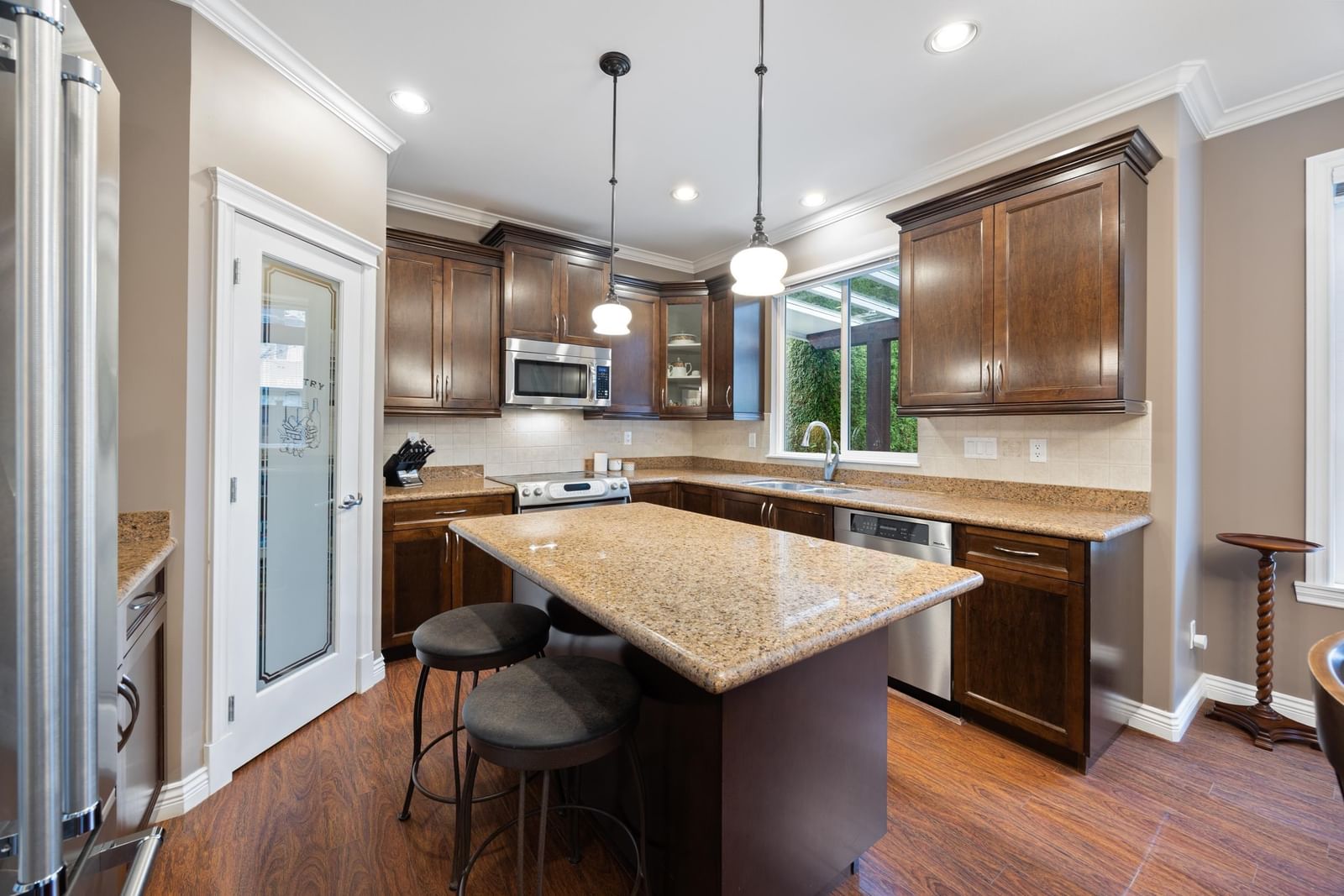 Listing Image 19