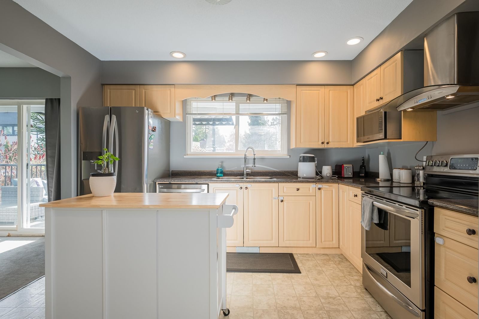 Listing Image 14