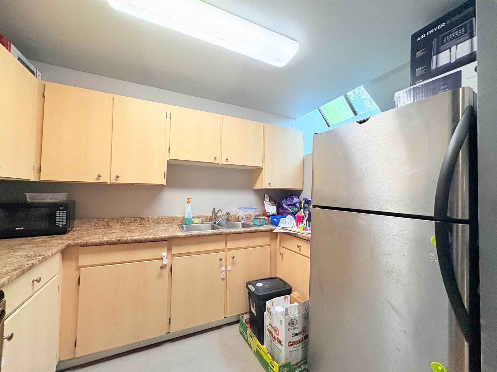 Listing Image 5