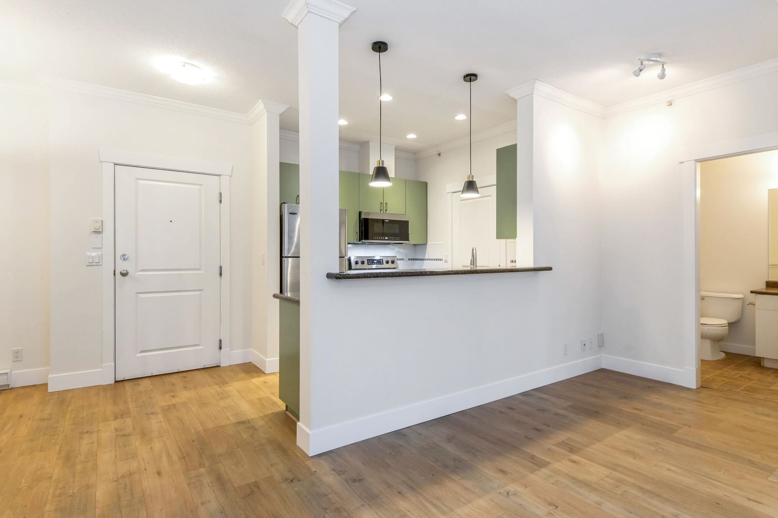 Listing Image 10