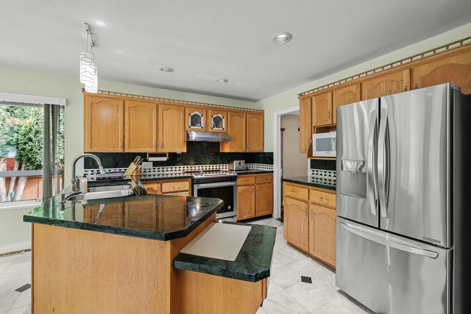 Listing Image 9