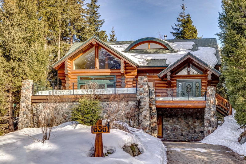 6361 Fairway Drive, Whistler, V8E 0C9 | Image 3