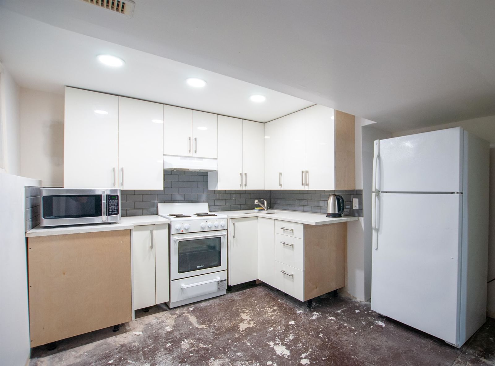 Listing Image 13