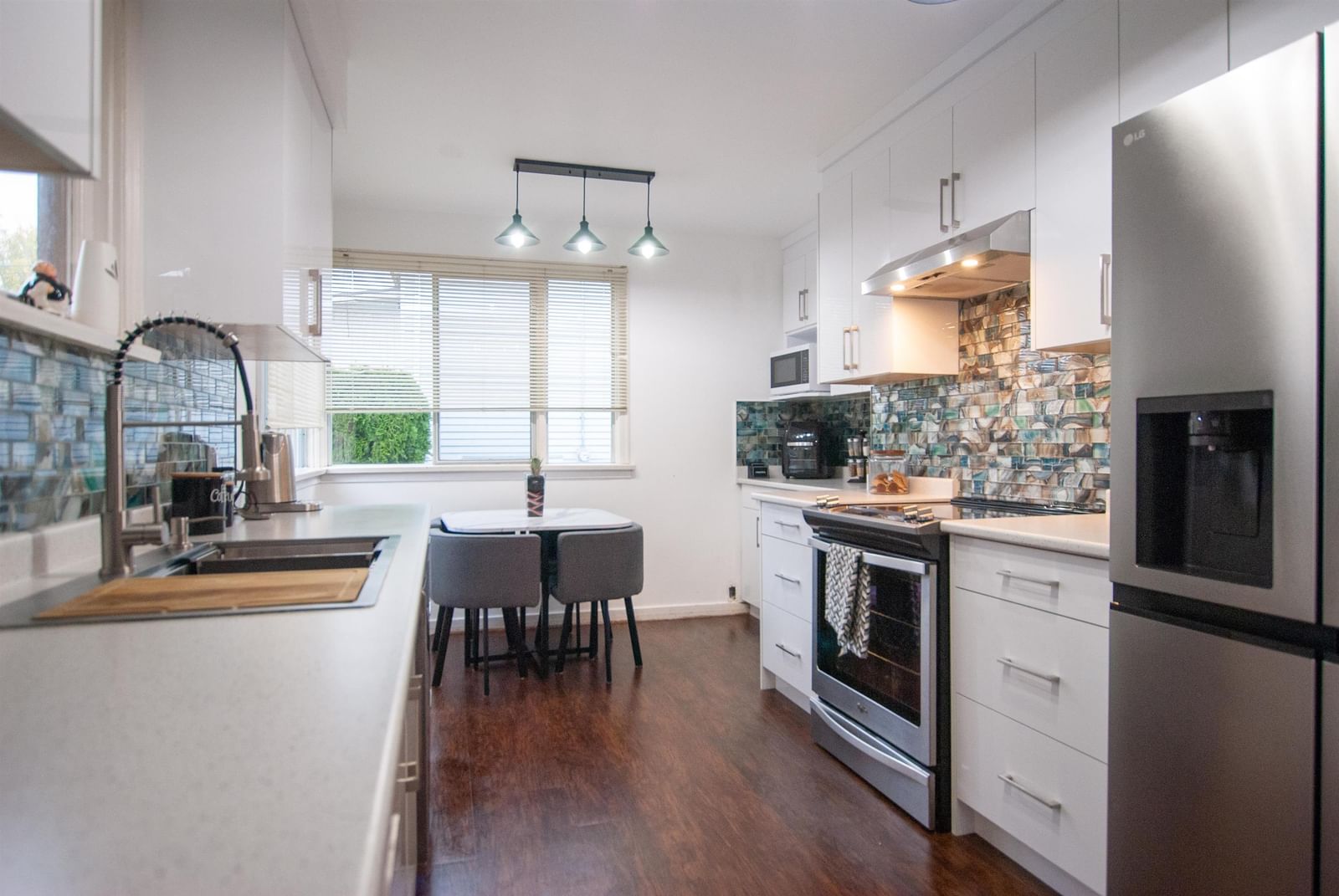 Listing Image 9